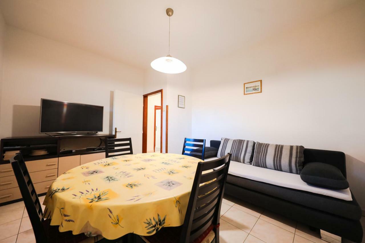 Apartman Antisin Zara Esterno foto