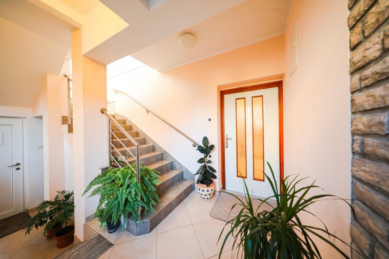 Apartman Antisin Zara Esterno foto
