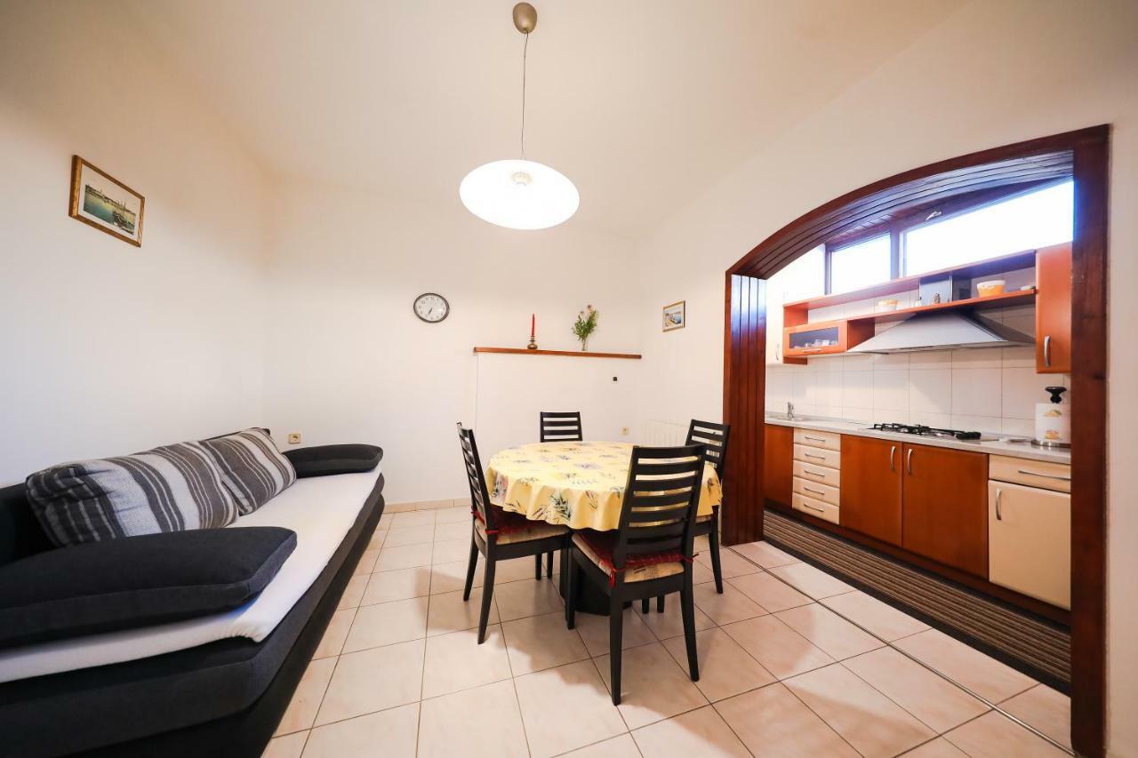 Apartman Antisin Zara Esterno foto